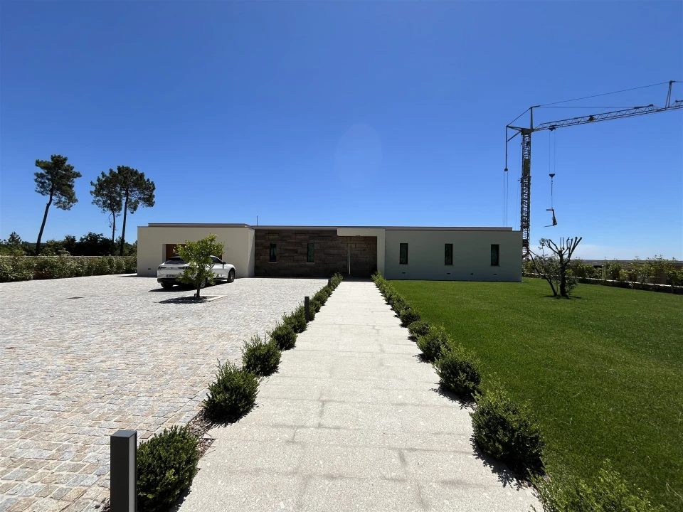 Moradia T3 para Venda em Castro Daire Foto 11