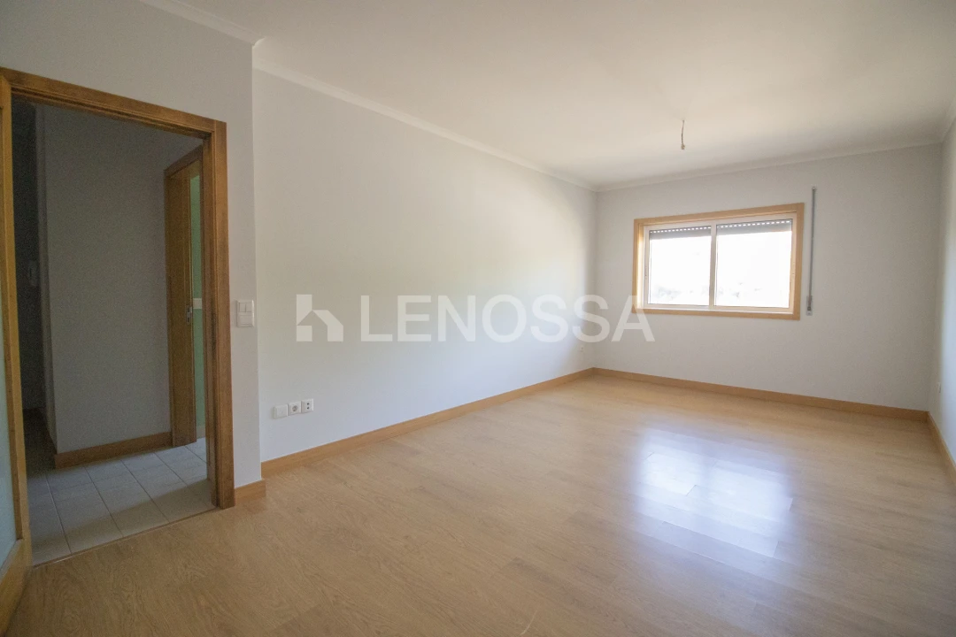 Apartamento T3 para Venda em Santa Maria da Feira, Travanca, Sanfins e Espargo Foto 3
