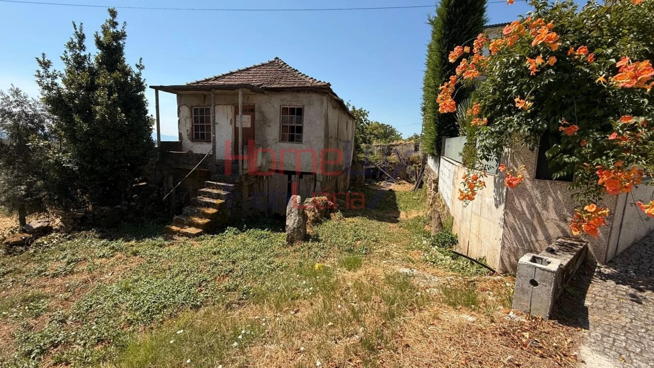 Moradia T2 para Venda em Cavernães Foto 6