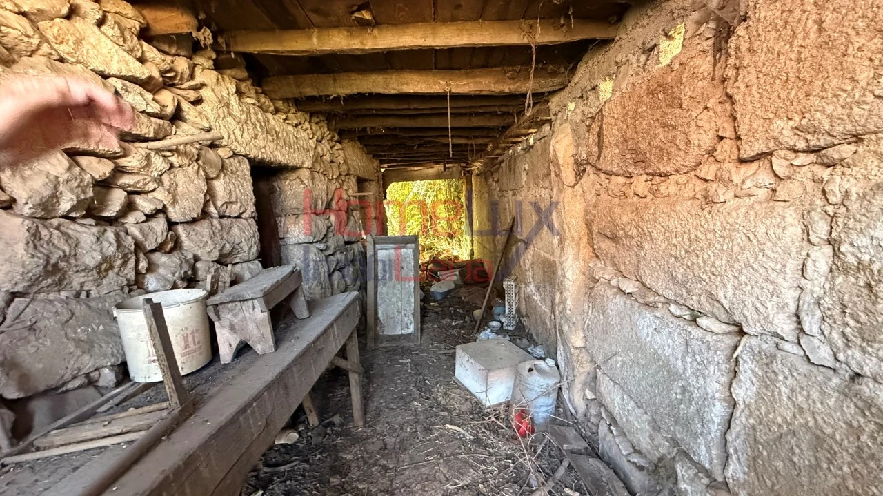 Moradia T2 para Venda em Cavernães Foto 10