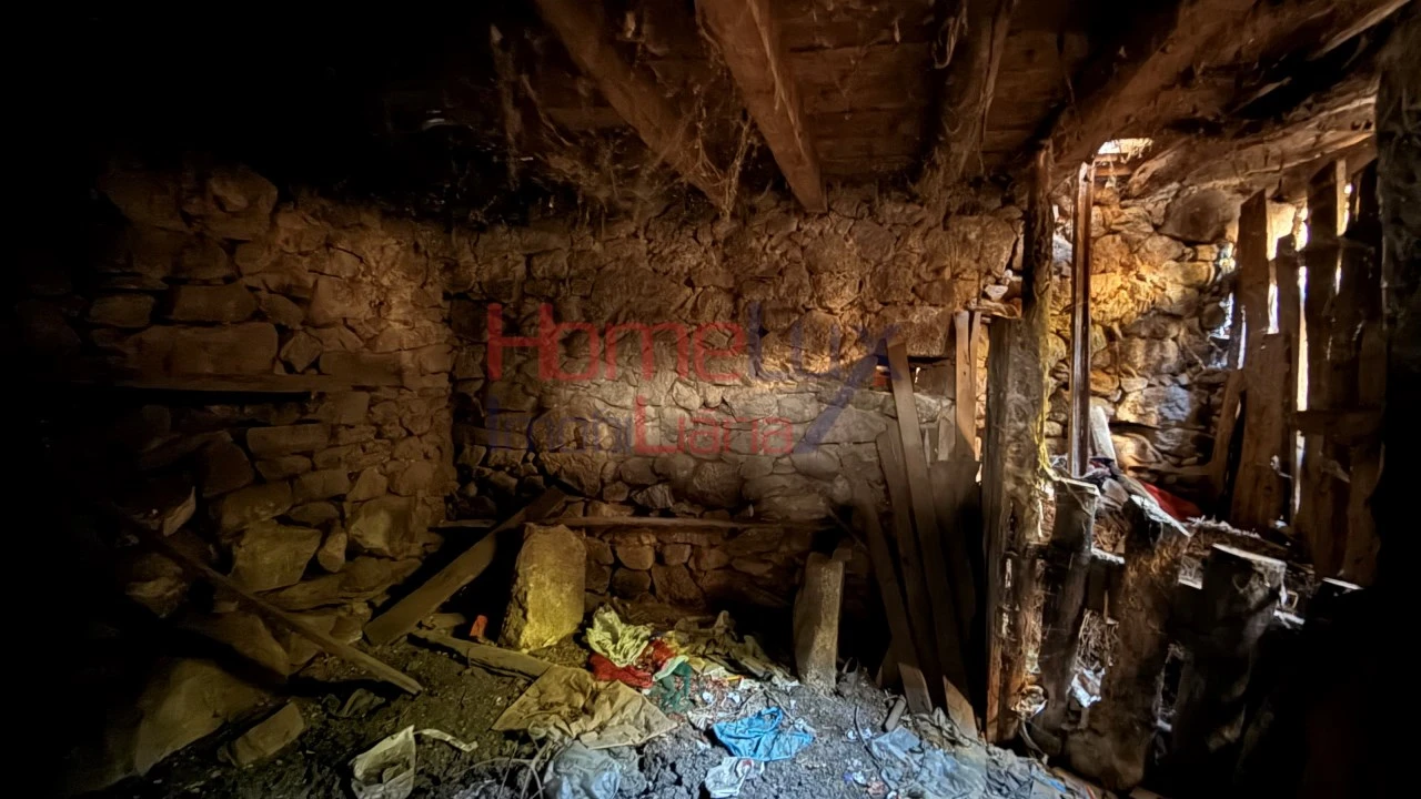 Moradia T2 para Venda em Cavernães Foto 12