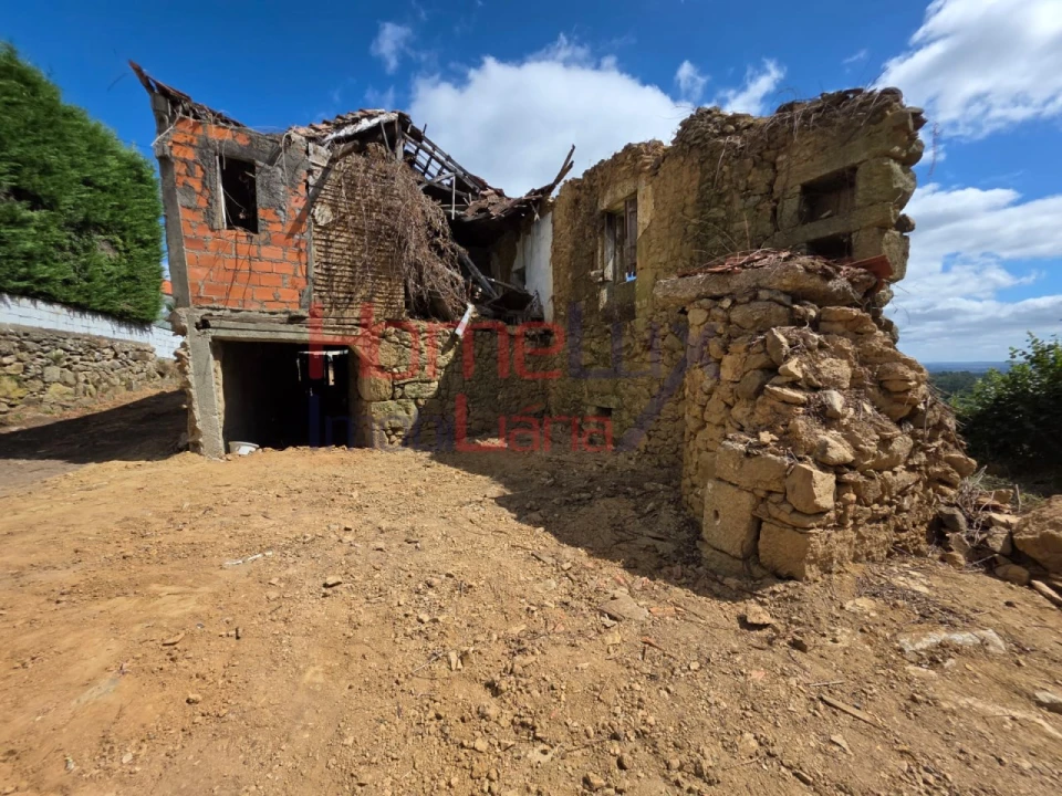 Moradia T2 para Venda em Cavernães Foto 27