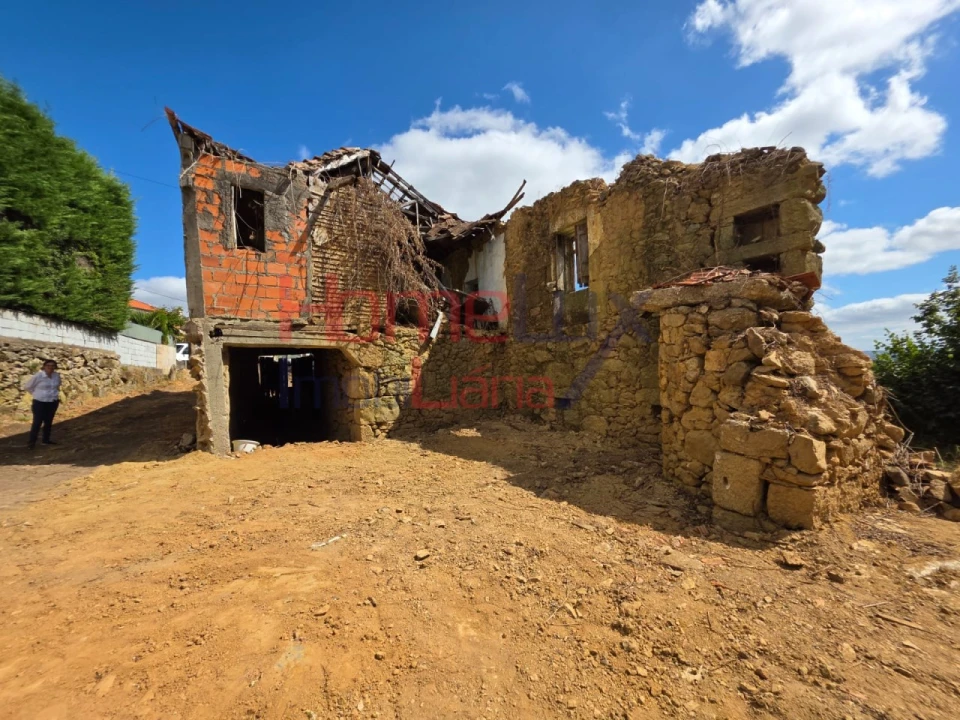 Moradia T2 para Venda em Cavernães Foto 28