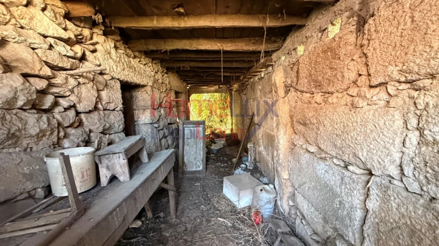 Moradia T2 para Venda em Cavernães Foto 9