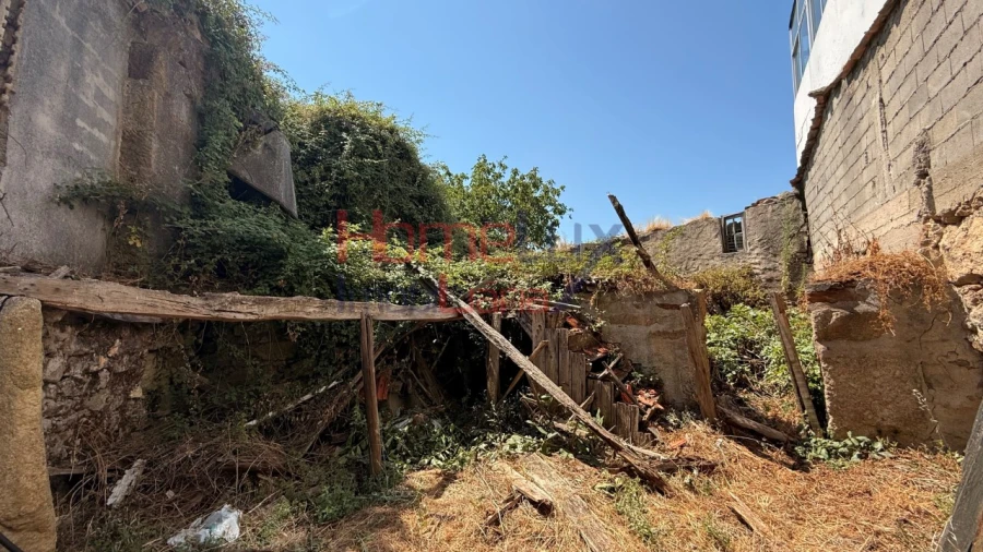 Moradia T2 para Venda em Cavernães Foto 11