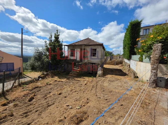 Moradia T2 para Venda em Cavernães Foto 1