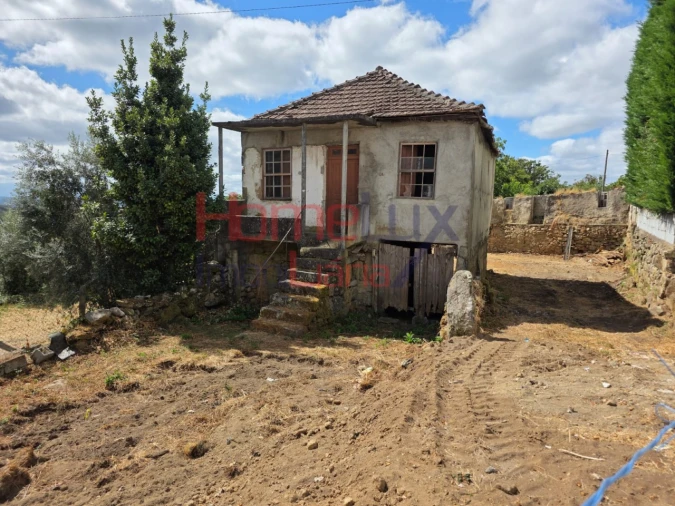 Moradia T2 para Venda em Cavernães Foto 2