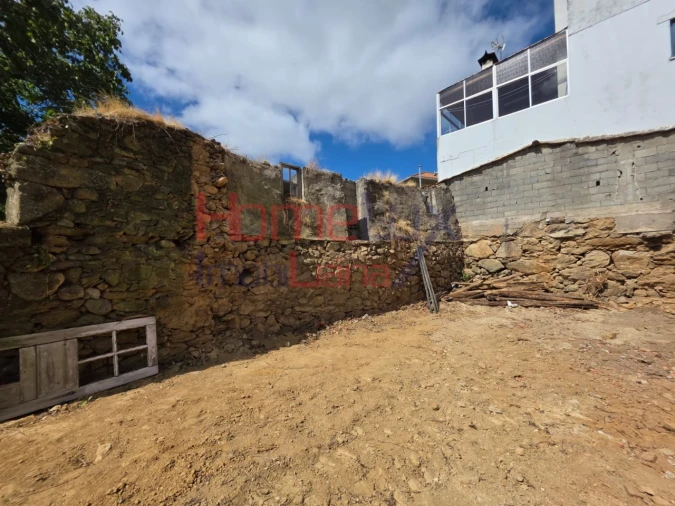 Moradia T2 para Venda em Cavernães Foto 3