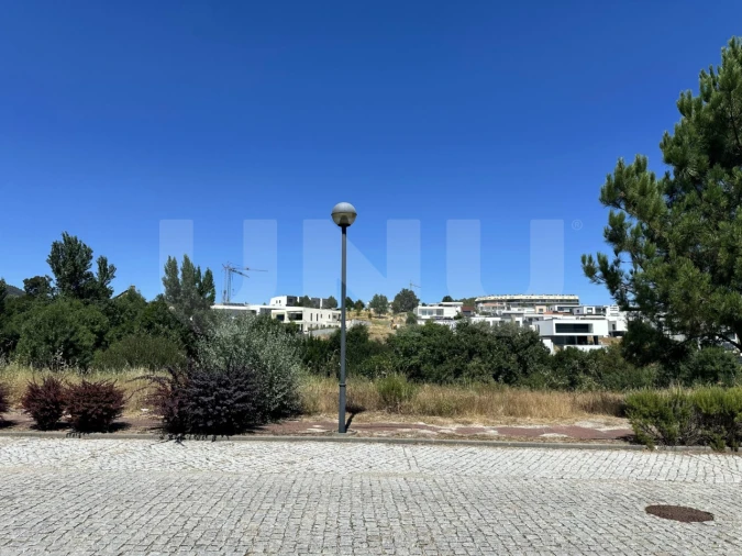 Terreno para Venda em Teixoso e Sarzedo Foto 2