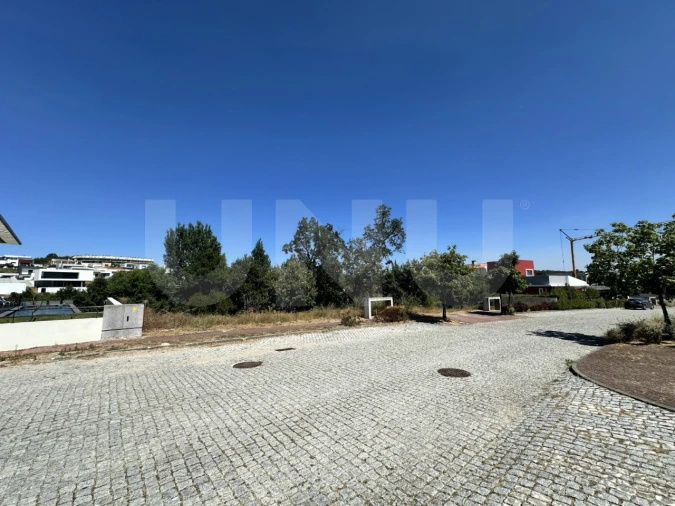 Terreno para Venda em Teixoso e Sarzedo Foto 8