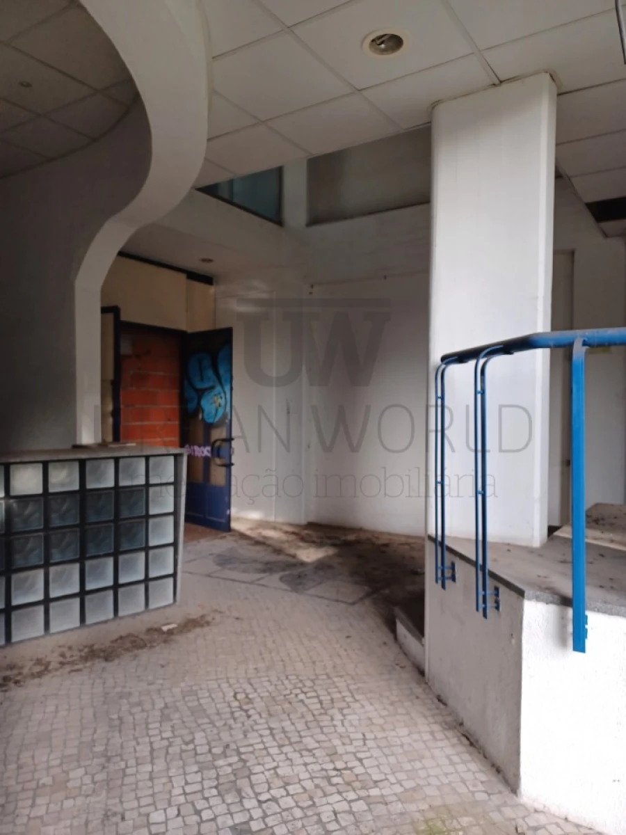 Armazém para Venda em Falagueira-Venda Nova Foto 2