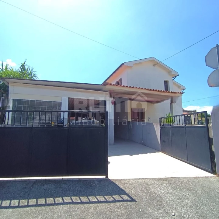 Negócio para Venda em Santa Marta de Portuzelo Foto 1