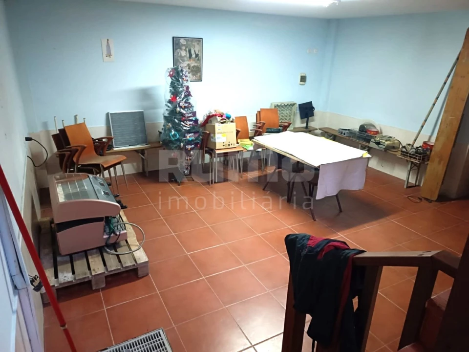 Negócio para Venda em Santa Marta de Portuzelo Foto 11