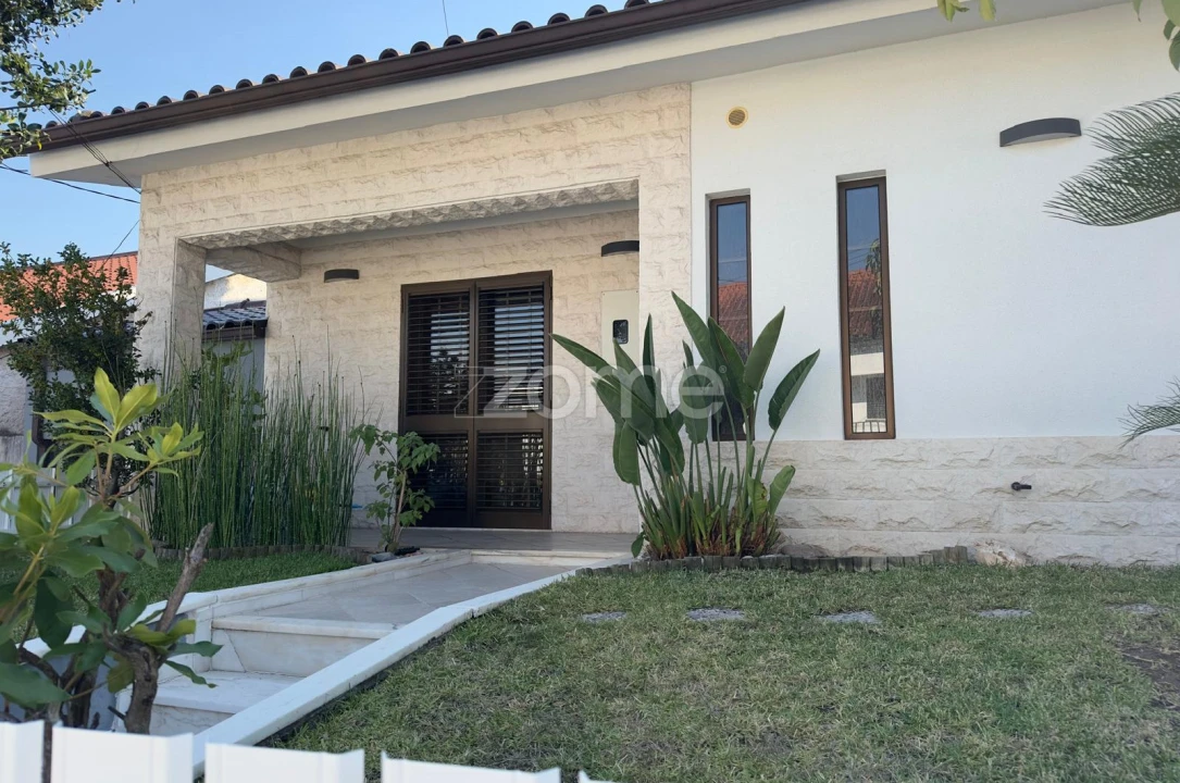 Moradia T5 para Venda em Antuzede e Vil de Matos Foto 48