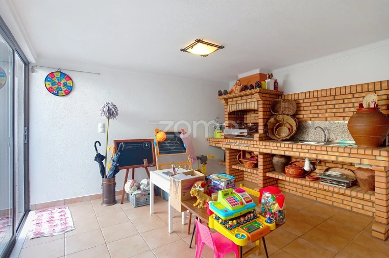 Moradia T5 para Venda em Antuzede e Vil de Matos Foto 36