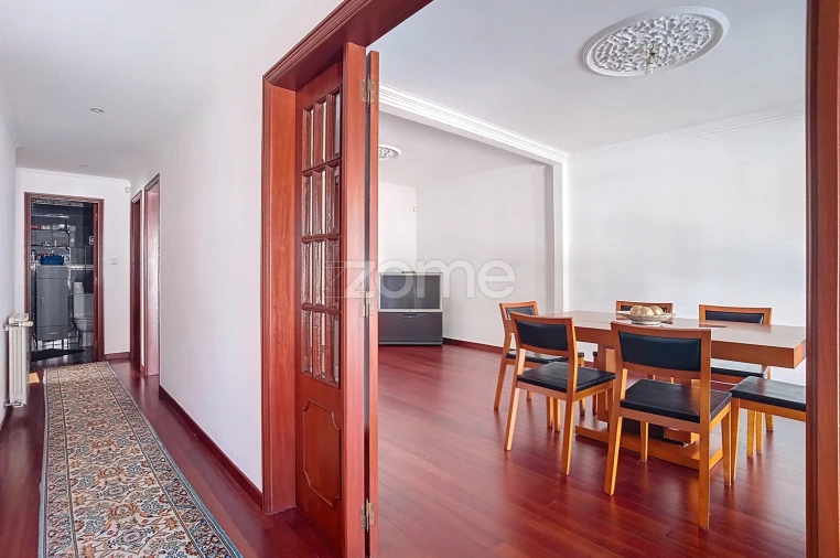 Moradia T5 para Venda em Antuzede e Vil de Matos Foto 12