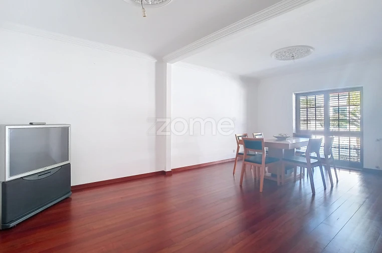 Moradia T5 para Venda em Antuzede e Vil de Matos Foto 11