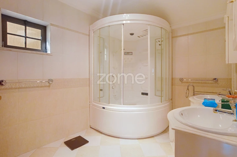 Moradia T5 para Venda em Antuzede e Vil de Matos Foto 26