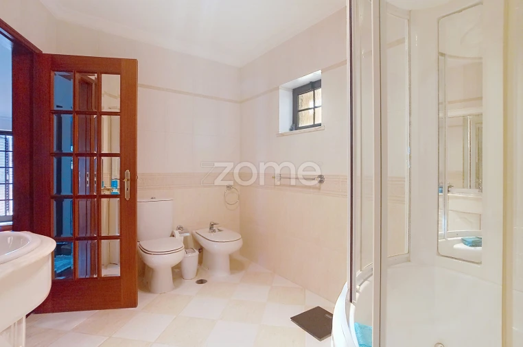 Moradia T5 para Venda em Antuzede e Vil de Matos Foto 25