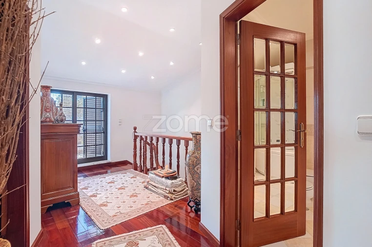 Moradia T5 para Venda em Antuzede e Vil de Matos Foto 23