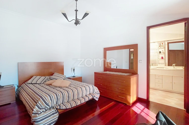 Moradia T5 para Venda em Antuzede e Vil de Matos Foto 29