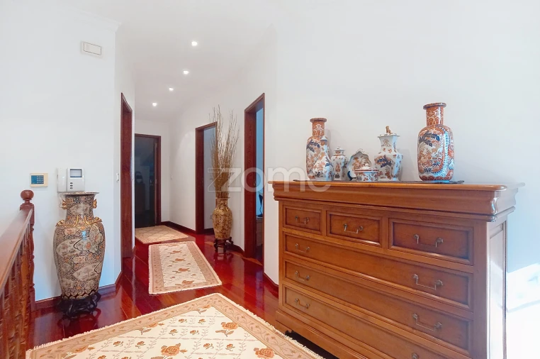 Moradia T5 para Venda em Antuzede e Vil de Matos Foto 31