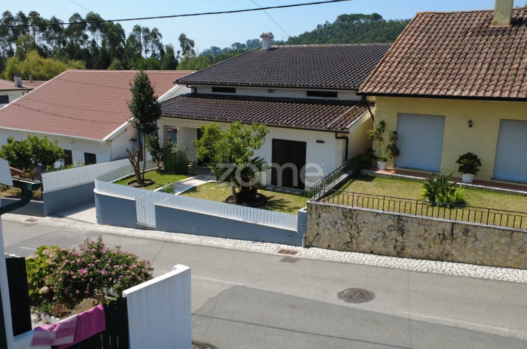 Moradia T5 para Venda em Antuzede e Vil de Matos Foto 52