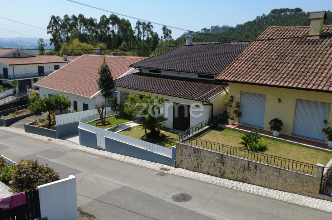 Moradia T5 para Venda em Antuzede e Vil de Matos Foto 53