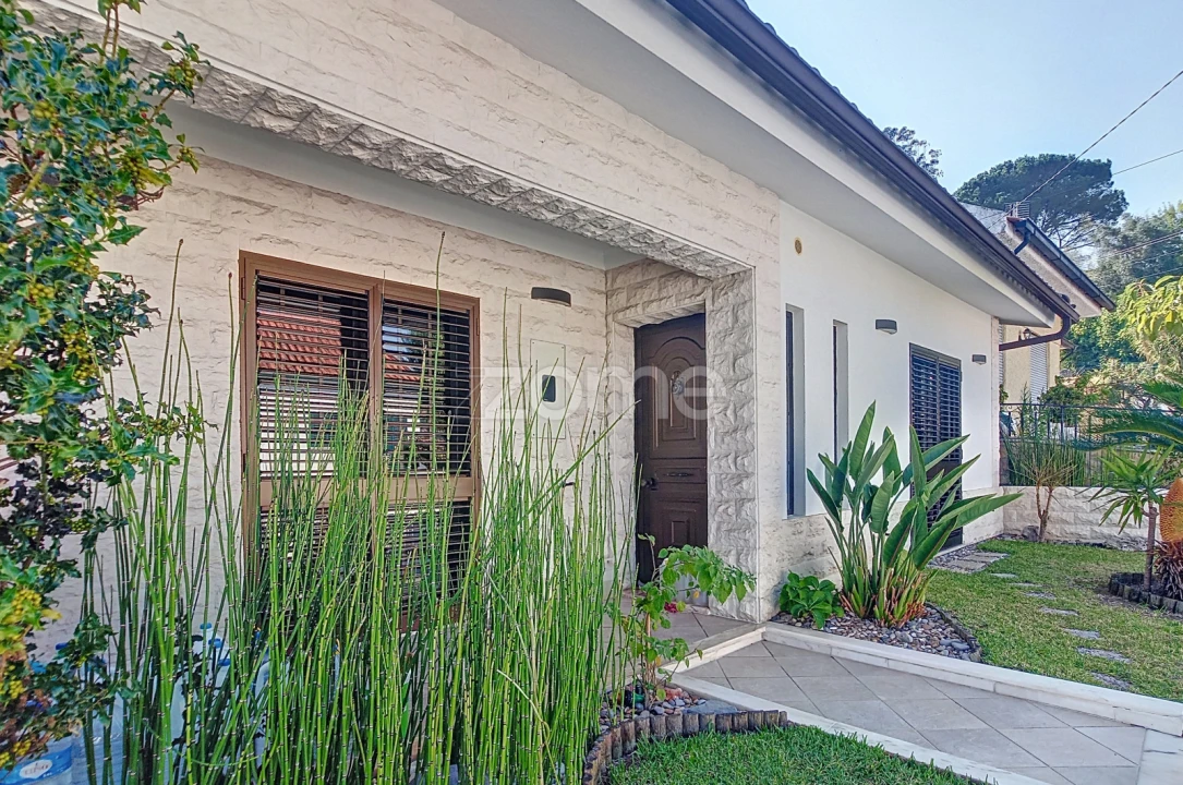 Moradia T5 para Venda em Antuzede e Vil de Matos Foto 3