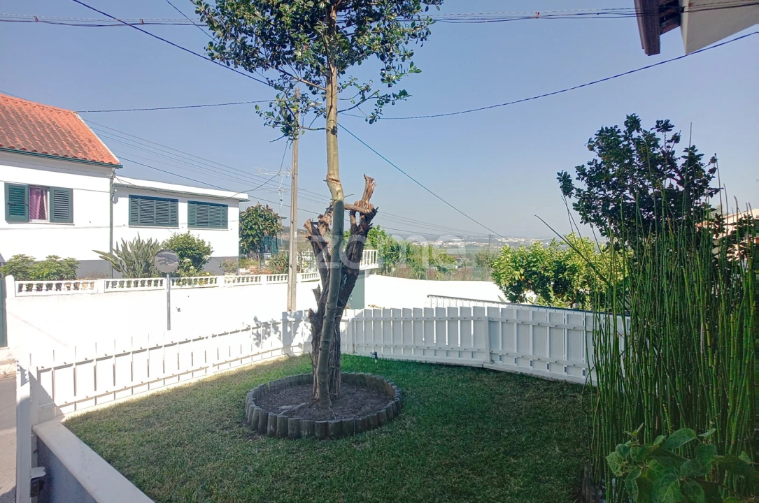 Moradia T5 para Venda em Antuzede e Vil de Matos Foto 9