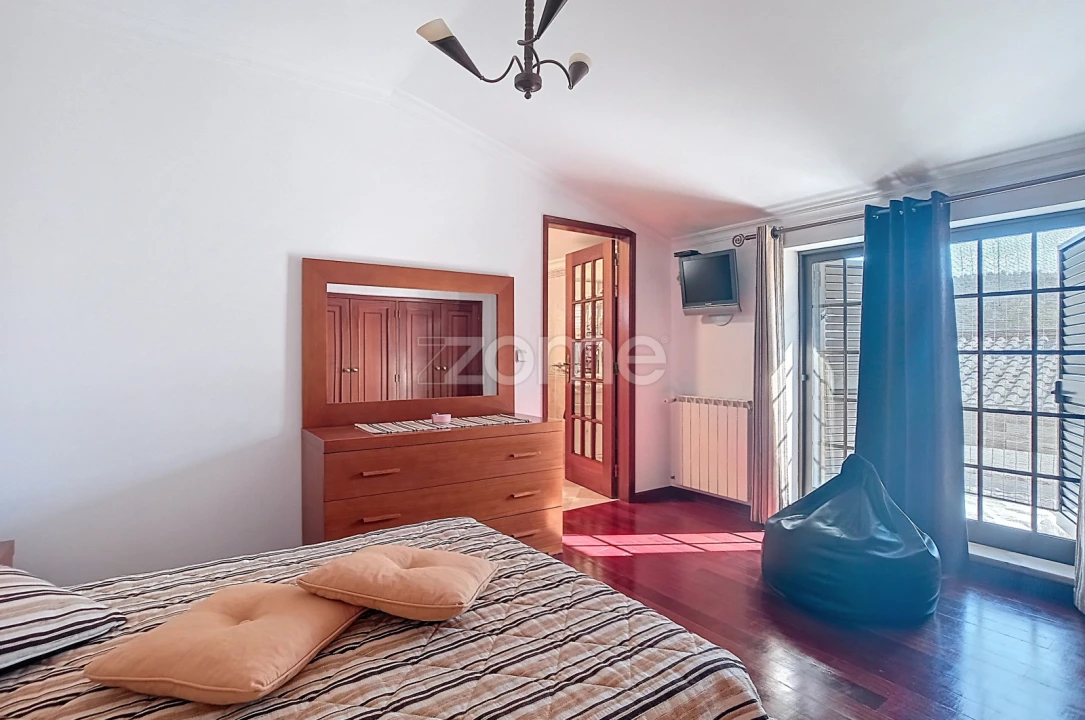 Moradia T5 para Venda em Antuzede e Vil de Matos Foto 27