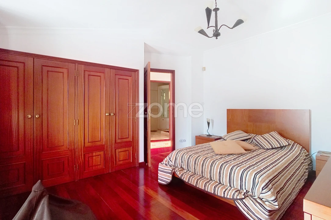 Moradia T5 para Venda em Antuzede e Vil de Matos Foto 28