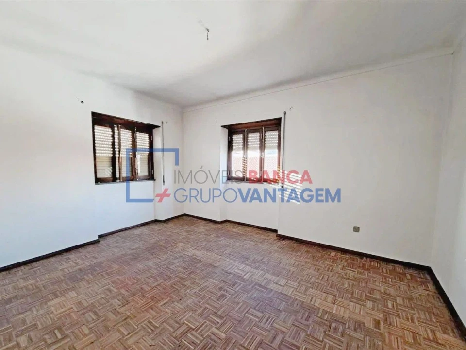 Moradia T3 para Venda em Vila Nova da Baronia Foto 8