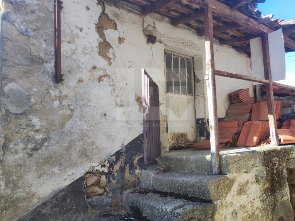 Moradia T2 para Venda em Penso e Freixinho Foto 2