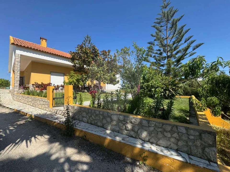 Moradia T3 para Venda em Azoia de Cima e Tremês Foto 32