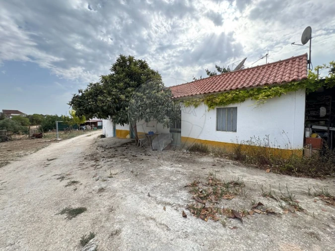 Moradia T3 para Venda em Azoia de Cima e Tremês Foto 16