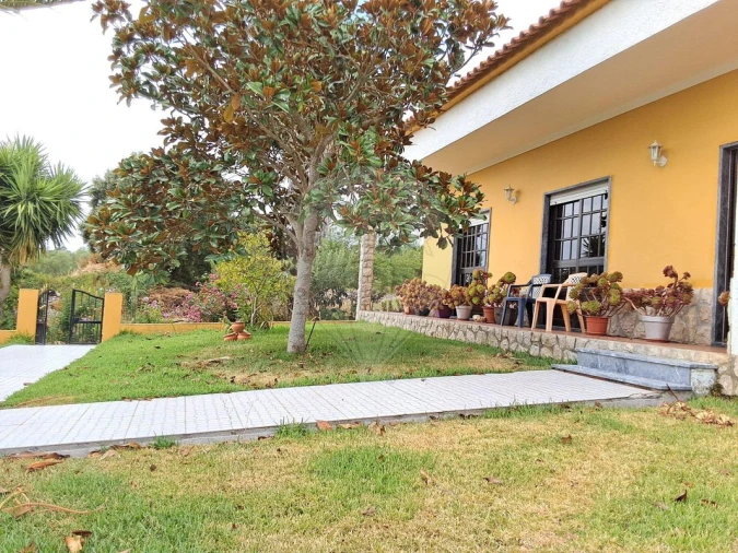 Moradia T3 para Venda em Azoia de Cima e Tremês Foto 25