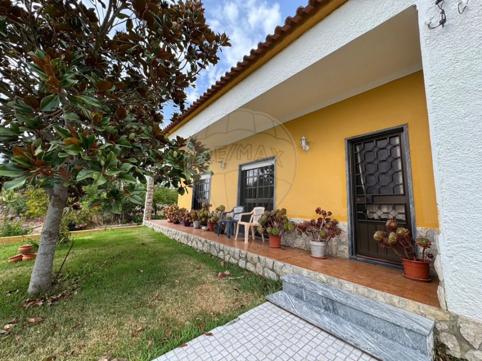 Moradia T3 para Venda em Azoia de Cima e Tremês Foto 12