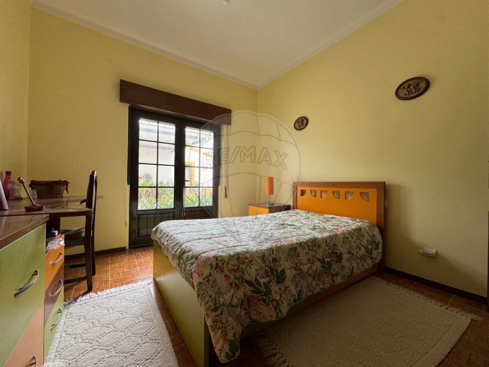 Moradia T3 para Venda em Azoia de Cima e Tremês Foto 4