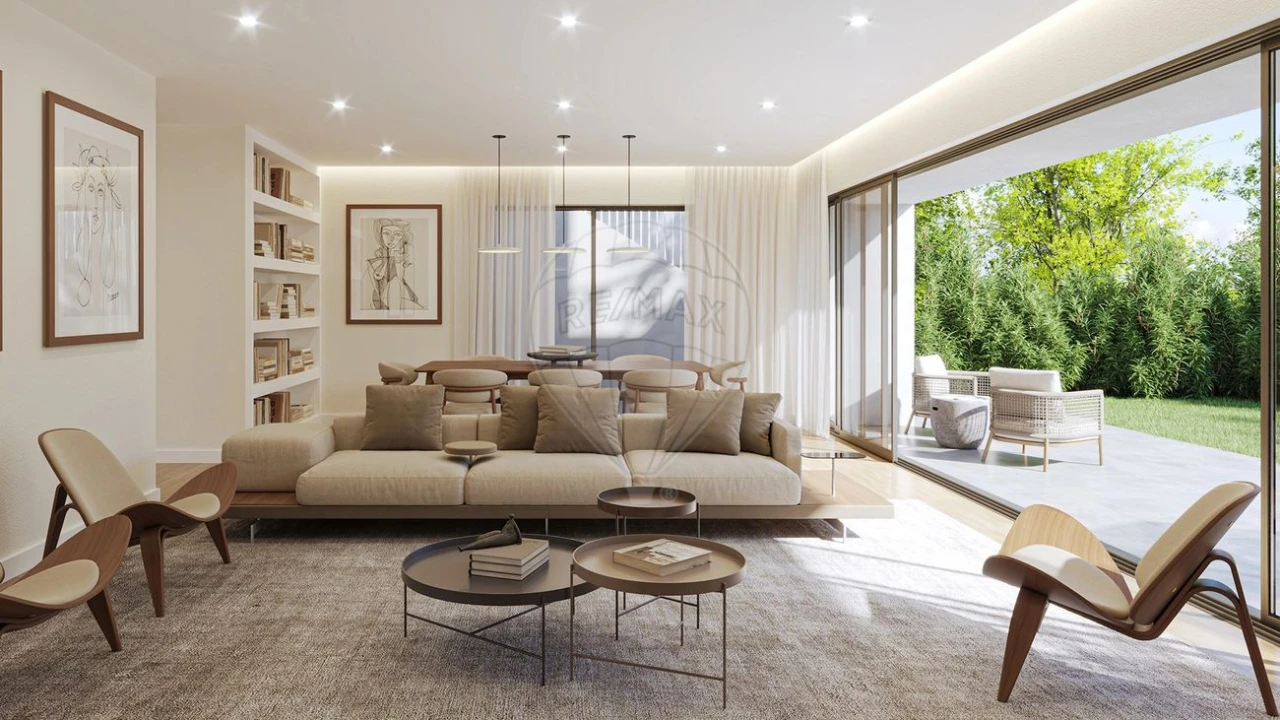 Moradia T4 para Venda em Alverca do Ribatejo e Sobralinho Foto 1