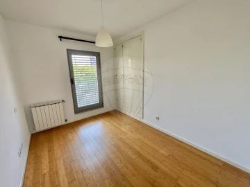 Apartamento T3 para Arrendamento em Parque das Nações
