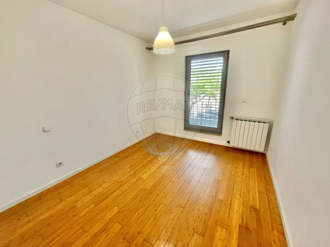 Apartamento T3 para Arrendamento em Parque das Nações Foto 9