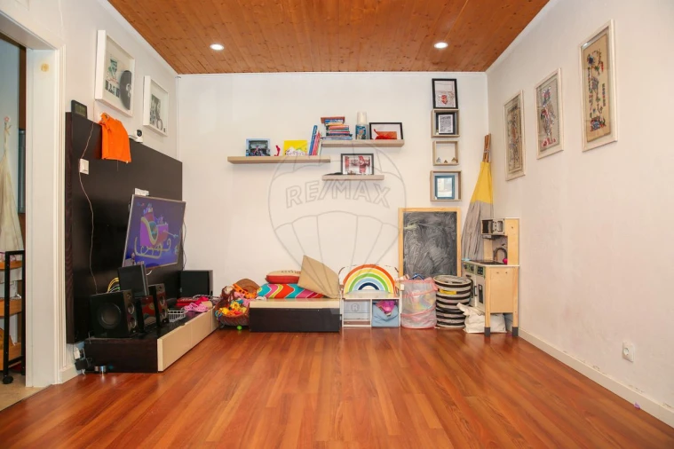 Moradia T2 para Venda em Arranho Foto 12