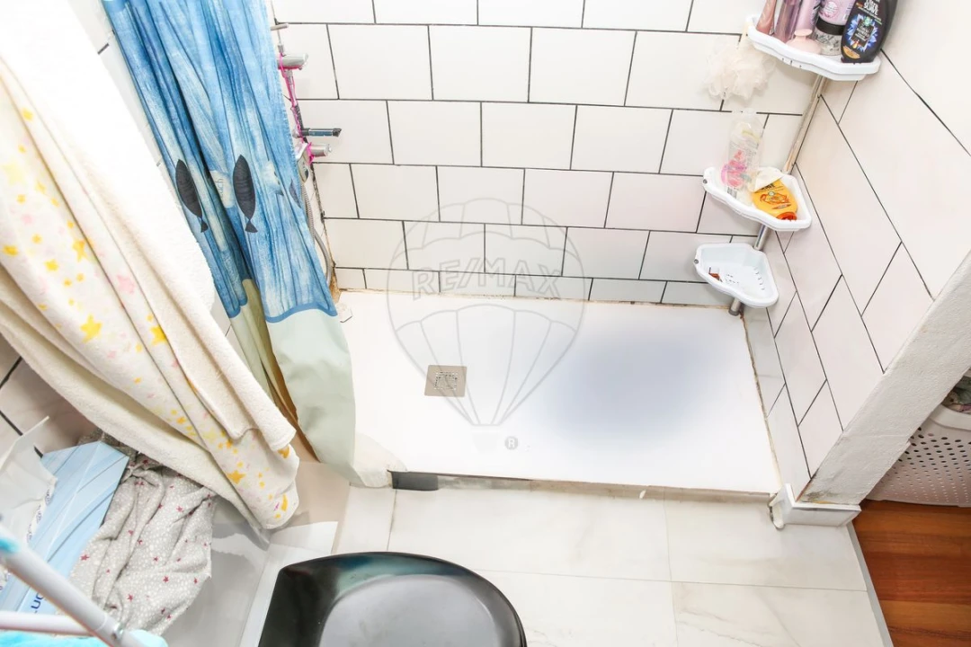 Moradia T2 para Venda em Arranho Foto 7