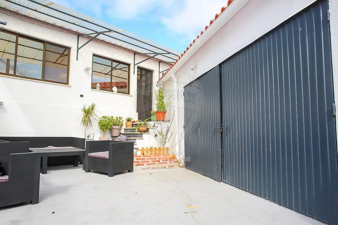 Moradia T2 para Venda em Arranho Foto 29