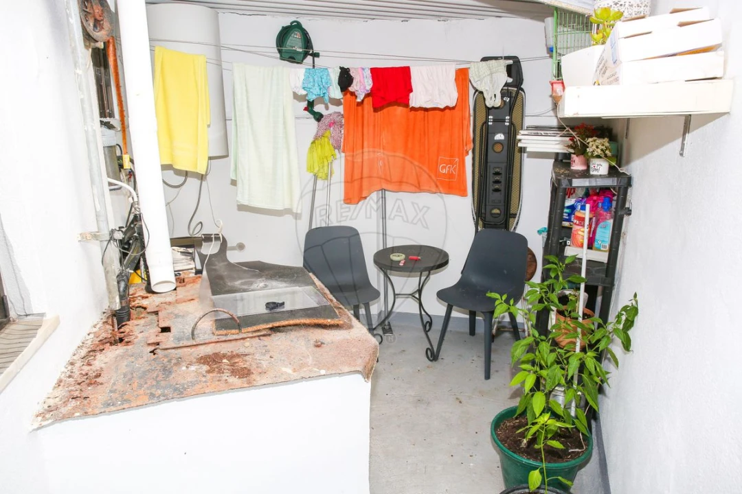 Moradia T2 para Venda em Arranho Foto 15