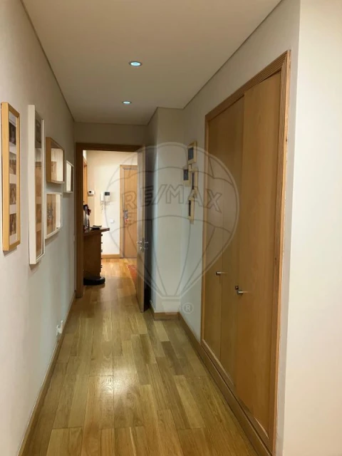 Apartamento T4 para Arrendamento em Bonfim
