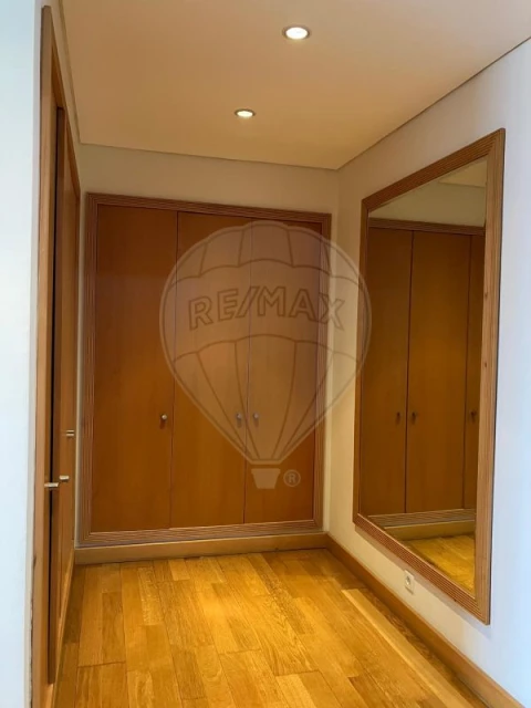 Apartamento T4 para Arrendamento em Bonfim