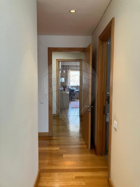 Apartamento T4 para Arrendamento em Bonfim