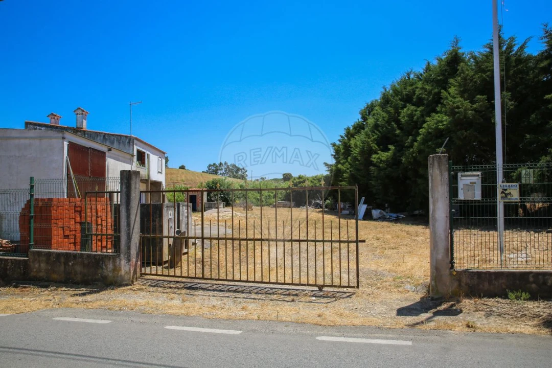 Terreno para Venda em Aveiras de Baixo Foto 22